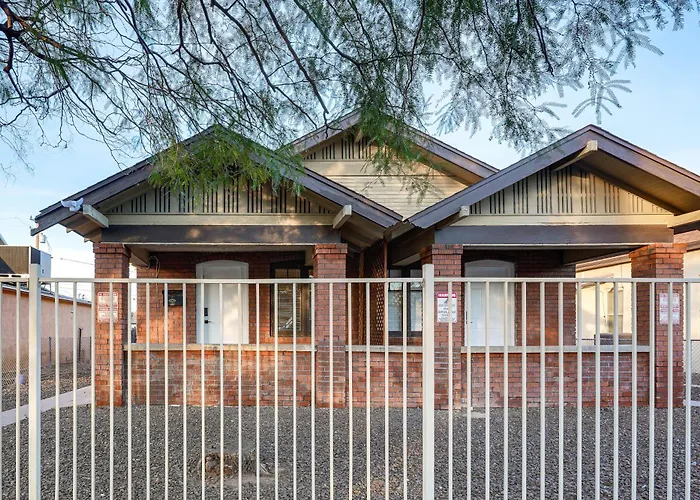 1 Mi To Dtwn, Chase Field! Getaway Near Light Rail